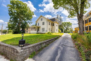 Homes for sale in Putnam, CT | 115 Grove St, Putnam, CT 06260 | MLS# 24114923