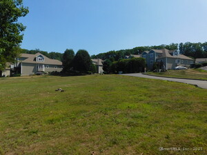 Homes for sale in Southington, CT | 1985 West St #11, Southington, CT 06489 | MLS# 24089676