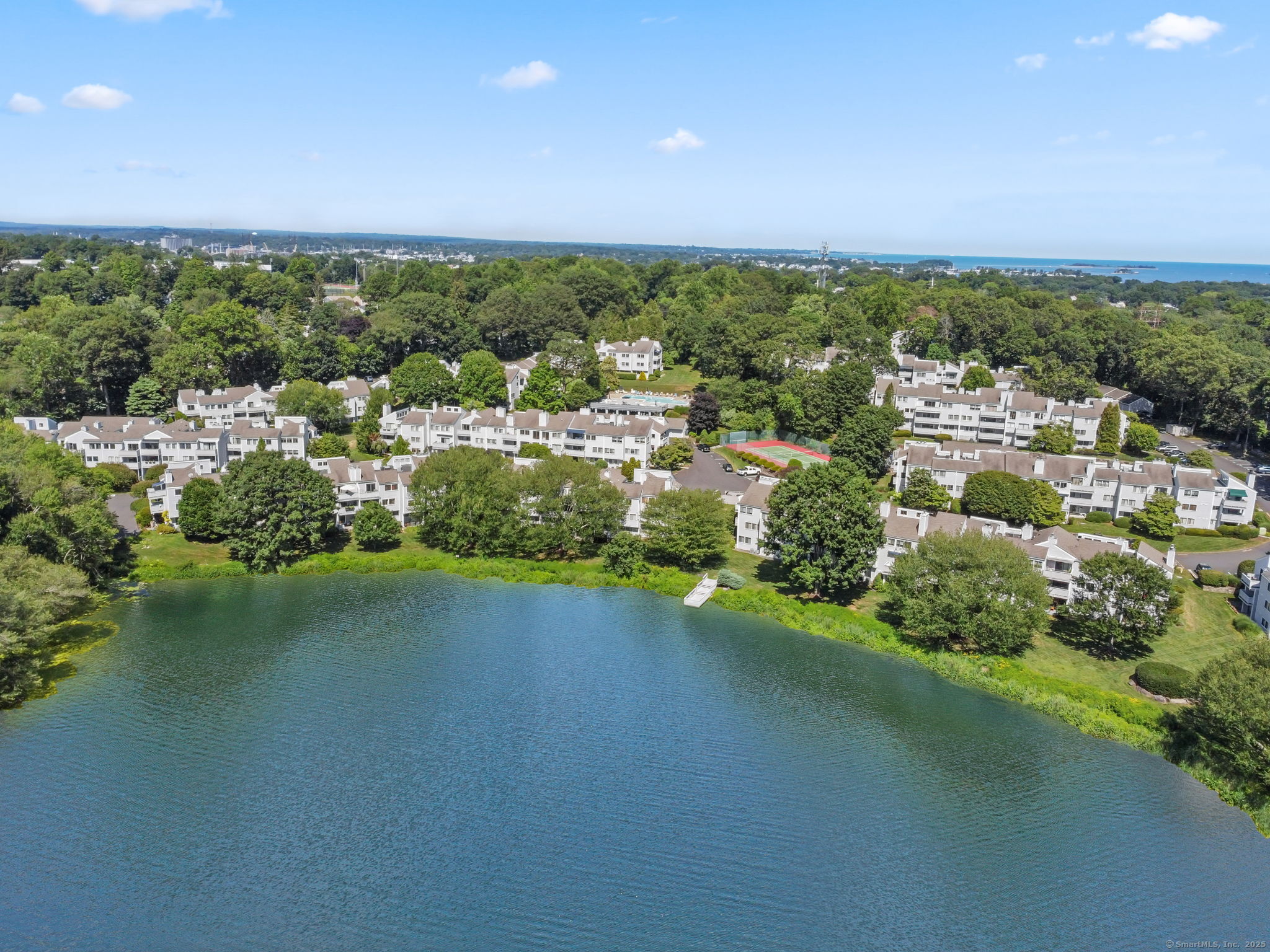 125 Rowayton Woods Drive, Norwalk, Connecticut photo 1