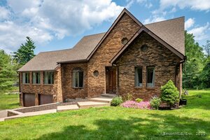 Homes for sale in North Haven, CT | 78 Blue Hills Rd, North Haven, CT 06473 | MLS# 24115423