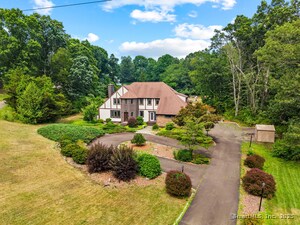 Homes for sale in Branford, CT | 22 Hickory Hill Ln, Branford, CT 06405 | MLS# 24115756