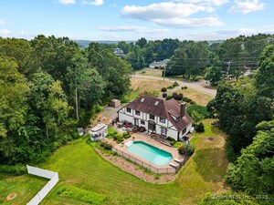 Homes for sale in Branford, CT | 22 Hickory Hill Ln, Branford, CT 06405 | MLS# 24115756