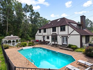 Homes for sale in Branford, CT | 22 Hickory Hill Ln, Branford, CT 06405 | MLS# 24115756