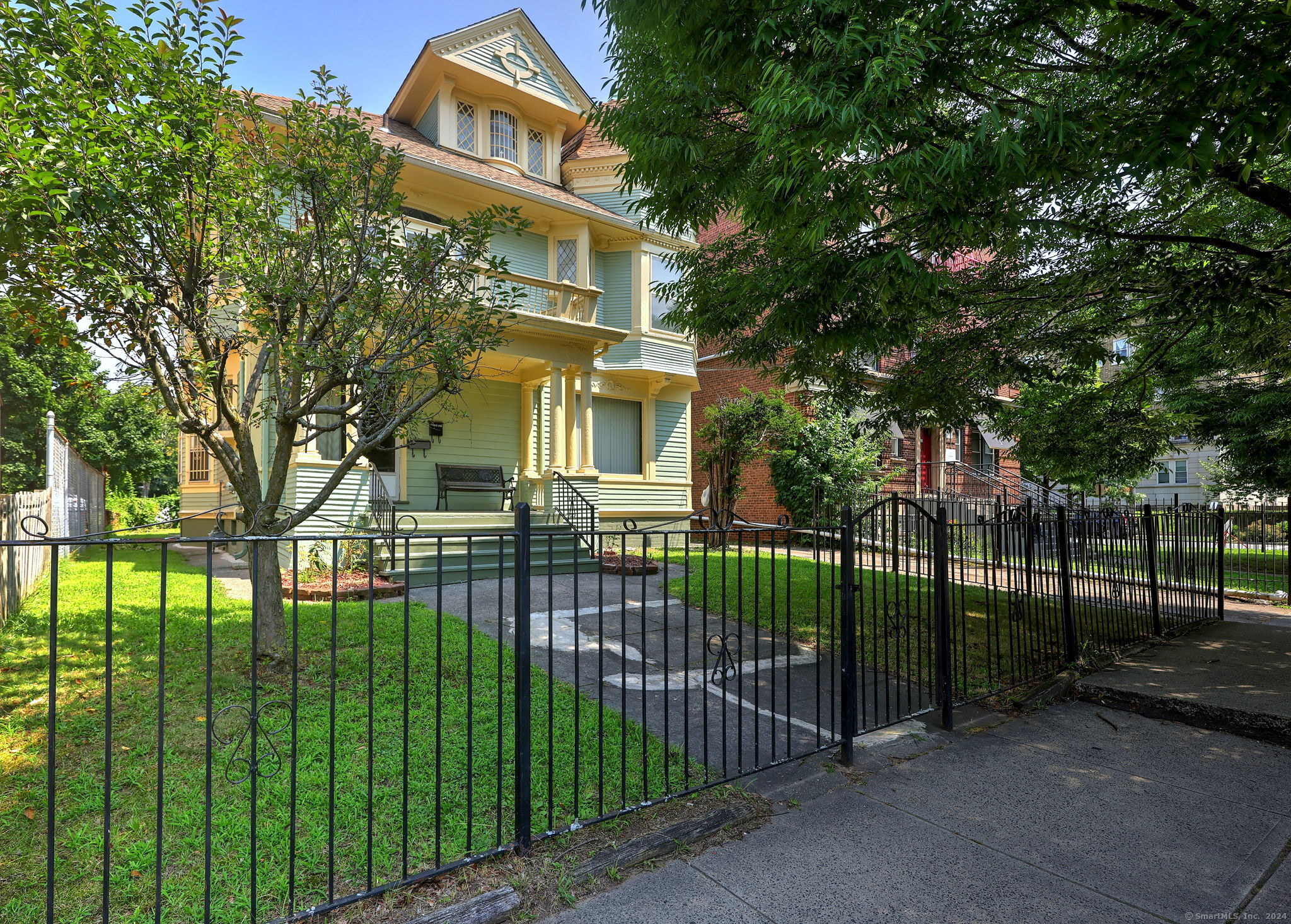 1537 Chapel Street New Haven CT
