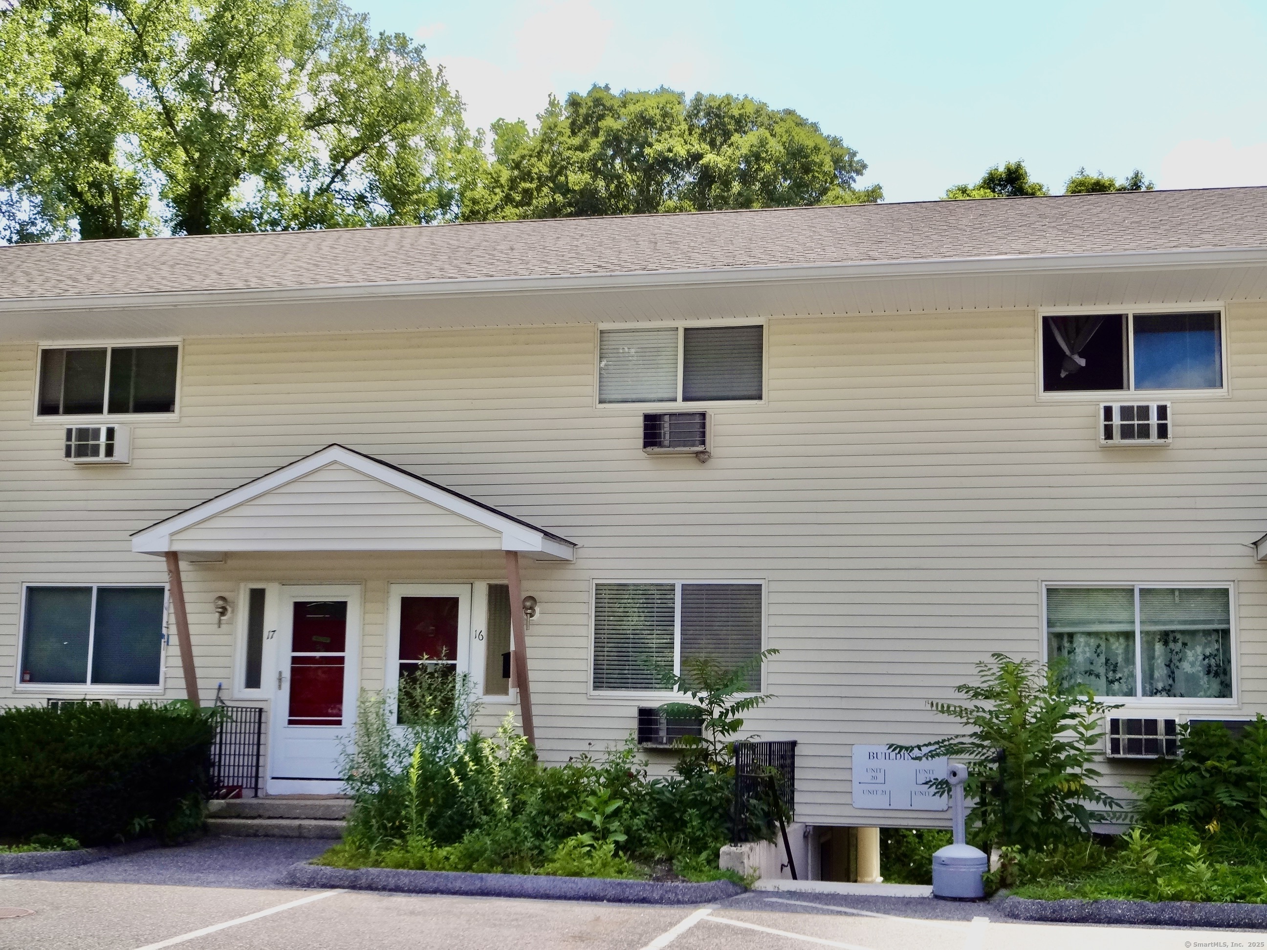 16 Harry Brook Village New Milford CT