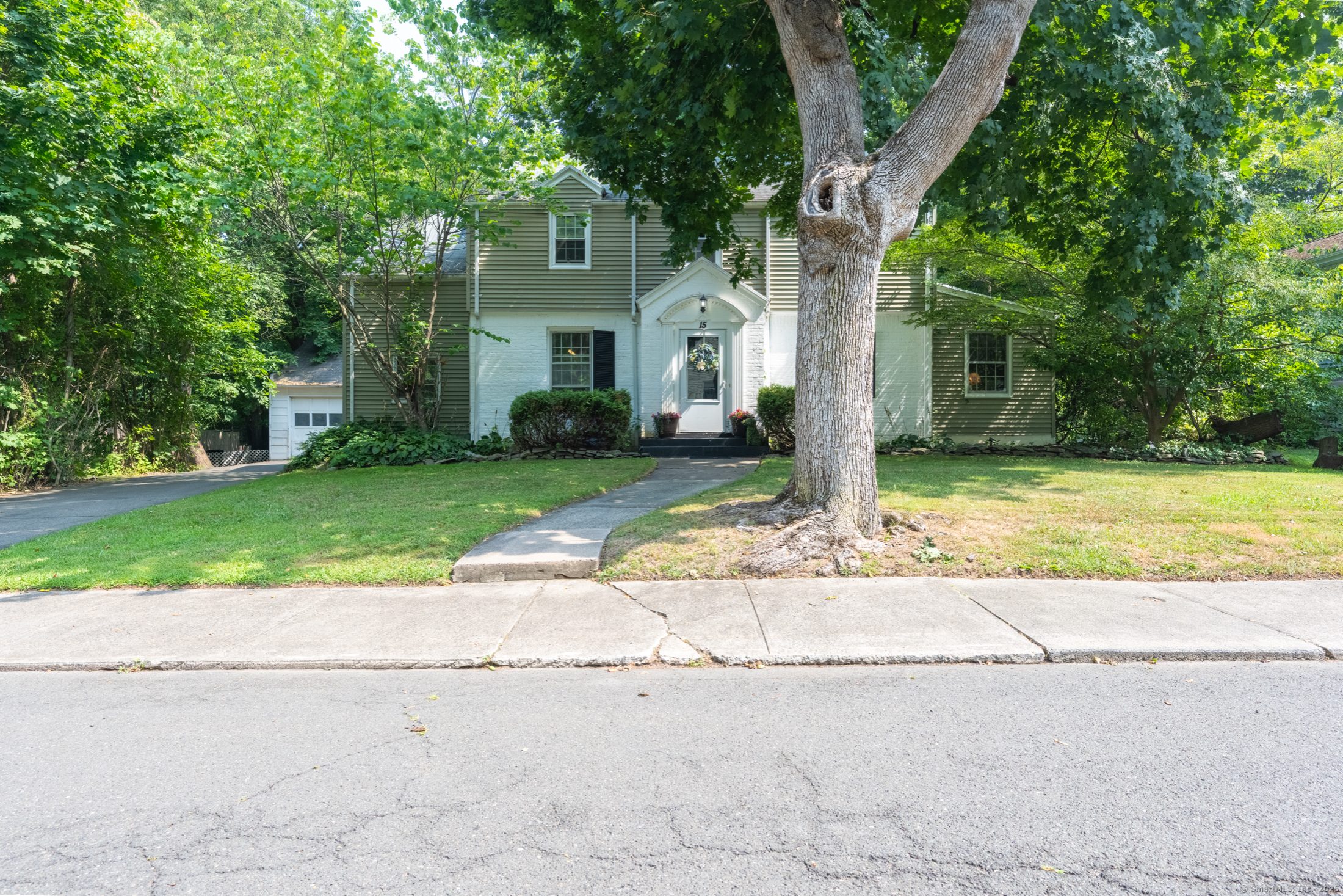 15 Robin Lane New Haven CT
