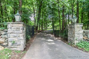 Homes for sale in Greenwich, CT | 32 Locust Rd, Greenwich, CT 06831 | MLS# 24113533