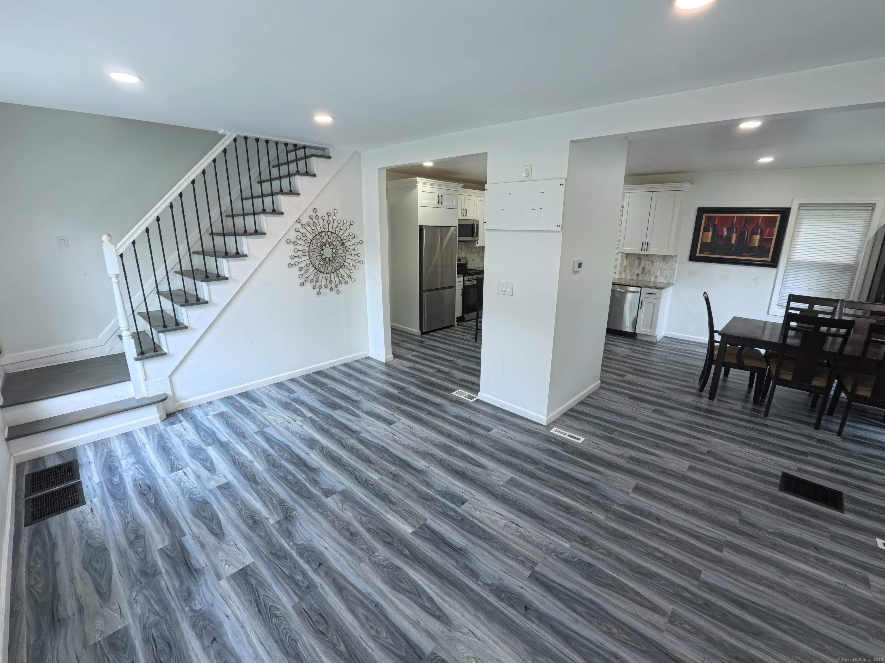29 Bellevue, Waterbury, 06704, 4 Bedrooms Bedrooms, ,2 BathroomsBathrooms,Residential Rental,For Sale,Bellevue,24111002