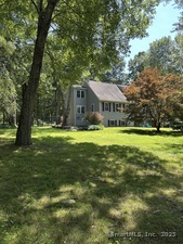 Homes for sale in Plainfield, CT | 8 Juniper Ln, Plainfield, CT 06354 | MLS# 24114069