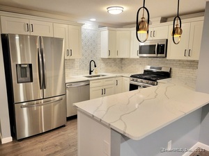 Homes for sale in Manchester, CT | 13 Oak Forest Dr #6, Manchester, CT 06042 | MLS# 24117372