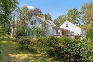 4 Pin Oak Court