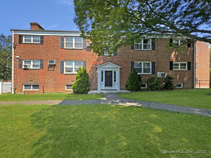Homes for sale in Stamford, CT | 104 Strawberry Hill Ave #2, Stamford, CT 06902 | MLS# 24117473