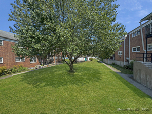 Homes for sale in Stamford, CT | 104 Strawberry Hill Ave #2, Stamford, CT 06902 | MLS# 24117473
