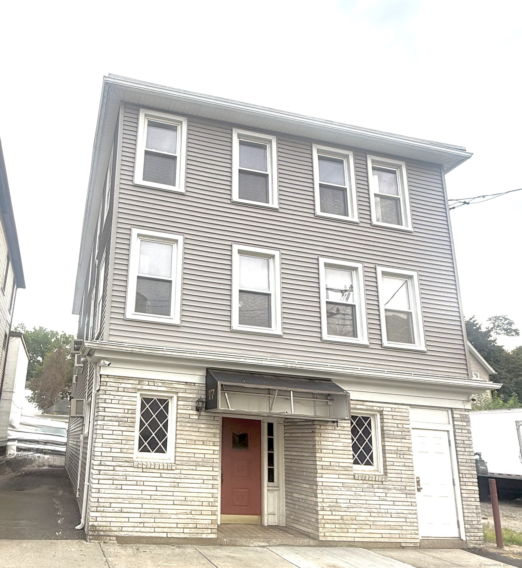 17 Congress Avenue Waterbury CT