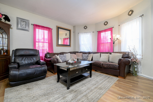 Homes for sale in Stamford, CT | 107 Lockwood Ave #APT 1B, Stamford, CT 06902 | MLS# 24115746