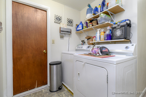 Homes for sale in Stamford, CT | 107 Lockwood Ave #APT 1B, Stamford, CT 06902 | MLS# 24115746