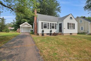 Homes for sale in Cromwell, CT | 3 West Street Hts, Cromwell, CT 06416 | MLS# 24116105