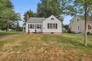 Homes for sale in Cromwell, CT | 3 West Street Hts, Cromwell, CT 06416 | MLS# 24116105