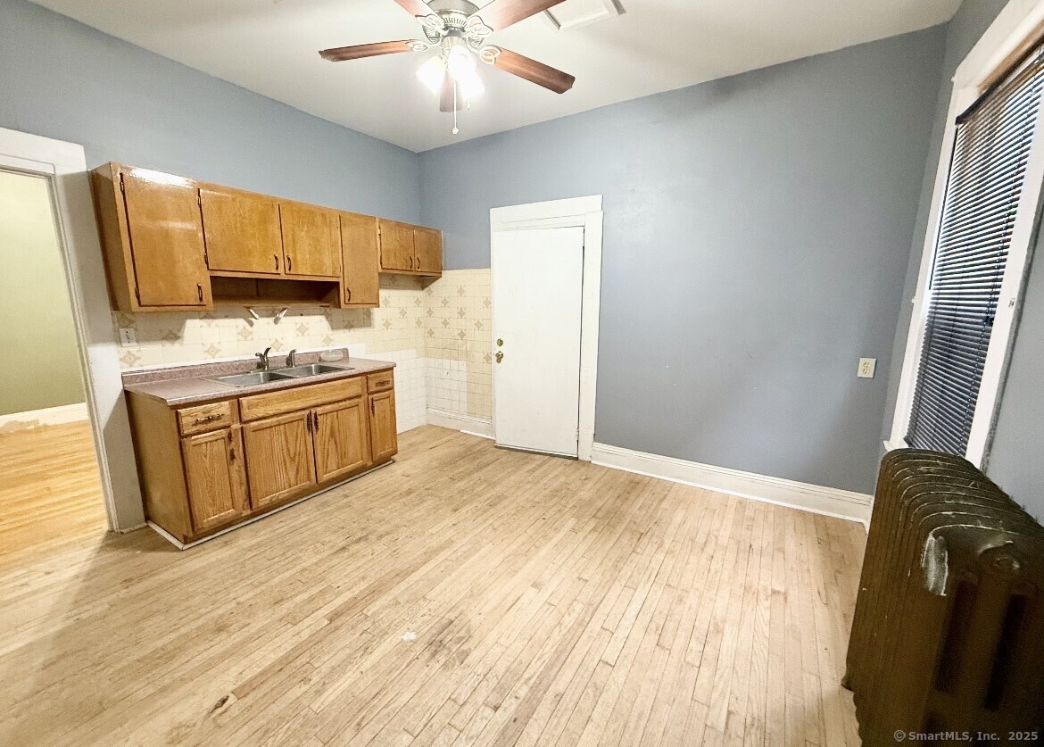 337 Laurel, Hartford, 06105, 6 Bedrooms Bedrooms, ,3 BathroomsBathrooms,Multi-family For Sale,For Sale,Laurel,24117868