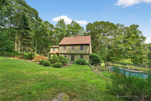 Homes for sale in East Lyme, CT | 20 Sunrise Trl, East Lyme, CT 06333 | MLS# 24116035