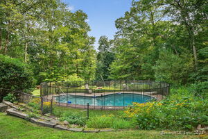 Homes for sale in East Lyme, CT | 20 Sunrise Trl, East Lyme, CT 06333 | MLS# 24116035