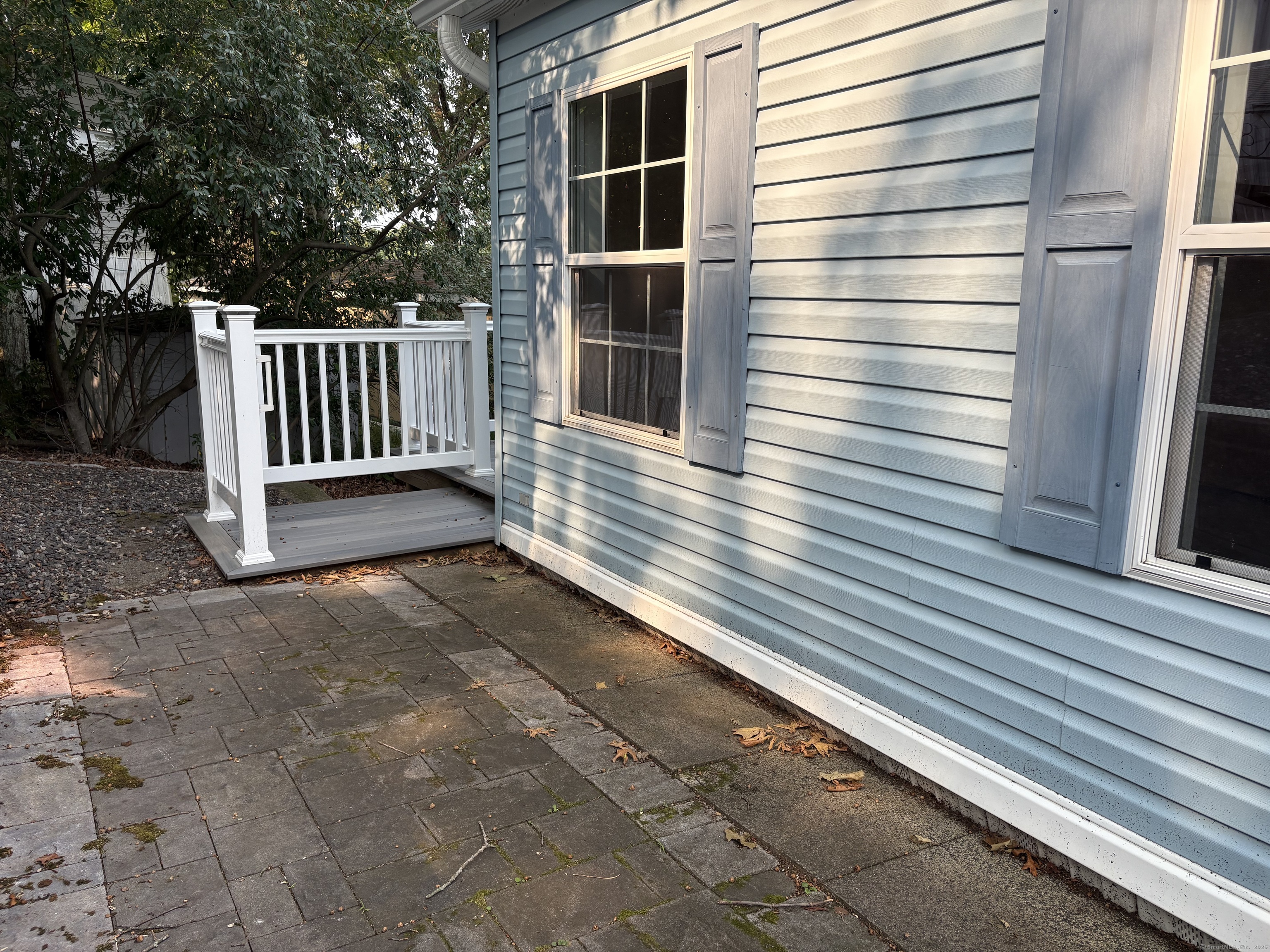 20 Middle Terrace photo 17