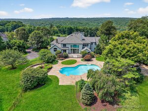 15 Farm Meadow Road