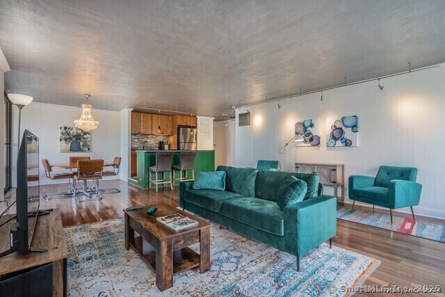 1 Gold, Hartford, 06103, 2 Bedrooms Bedrooms, ,2 BathroomsBathrooms,Condo/co-op For Sale,For Sale,Gold,24118245