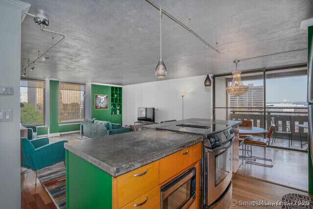 1 Gold, Hartford, 06103, 2 Bedrooms Bedrooms, ,2 BathroomsBathrooms,Condo/co-op For Sale,For Sale,Gold,24118245