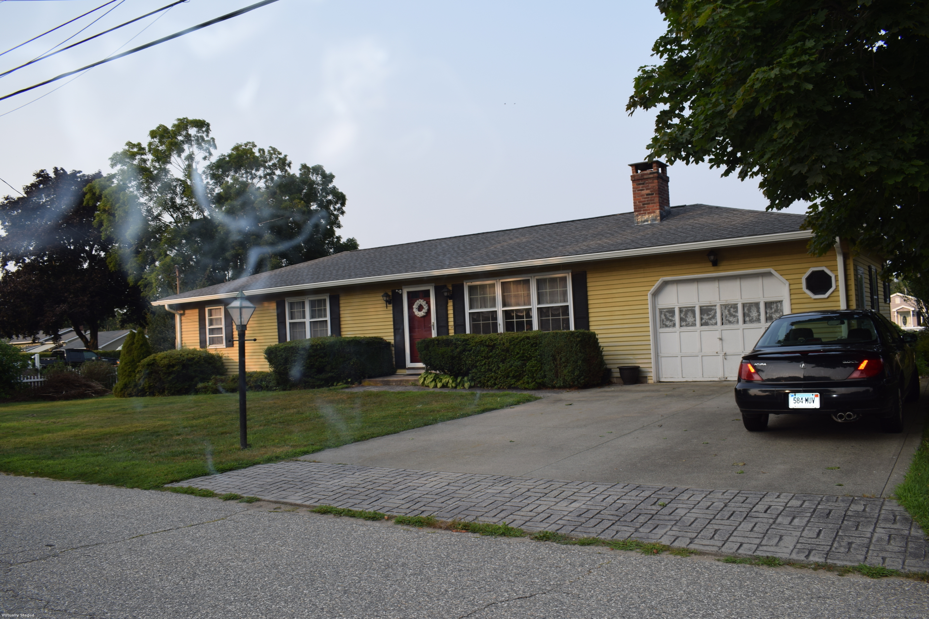 GREAT 3 BED 2 FULL BATH RANCH AT HAWKS NEST BEACH. NICE LARGE KITCHEN, FORMAL DINING ROOM, WASHER DRYER ON MAIN FLOOR. DEN IN REAR FOR PRIVATE SITTING READING, ETC. NICE LARGE DRIVWAY, PLENTY OF PARKING. GOOD SIZE DECK IN THE BACK YARD, SHORT WALK TO THE BEACH.  THIS IS AN ACADEMIC RENTAL, OWNER WOULD LIKE SEPT-MAY