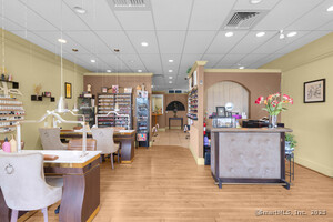 Homes for sale in West Hartford, CT | 74 Park Rd #3, West Hartford, CT 06105 | MLS# 24115571