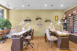 Homes for sale in West Hartford, CT | 74 Park Rd #3, West Hartford, CT 06105 | MLS# 24115571