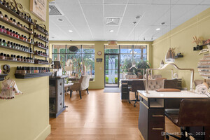 Homes for sale in West Hartford, CT | 74 Park Rd #3, West Hartford, CT 06105 | MLS# 24115571