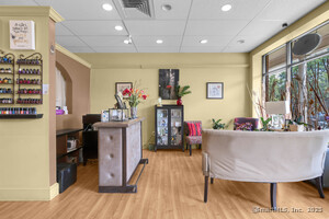 Homes for sale in West Hartford, CT | 74 Park Rd #3, West Hartford, CT 06105 | MLS# 24115571