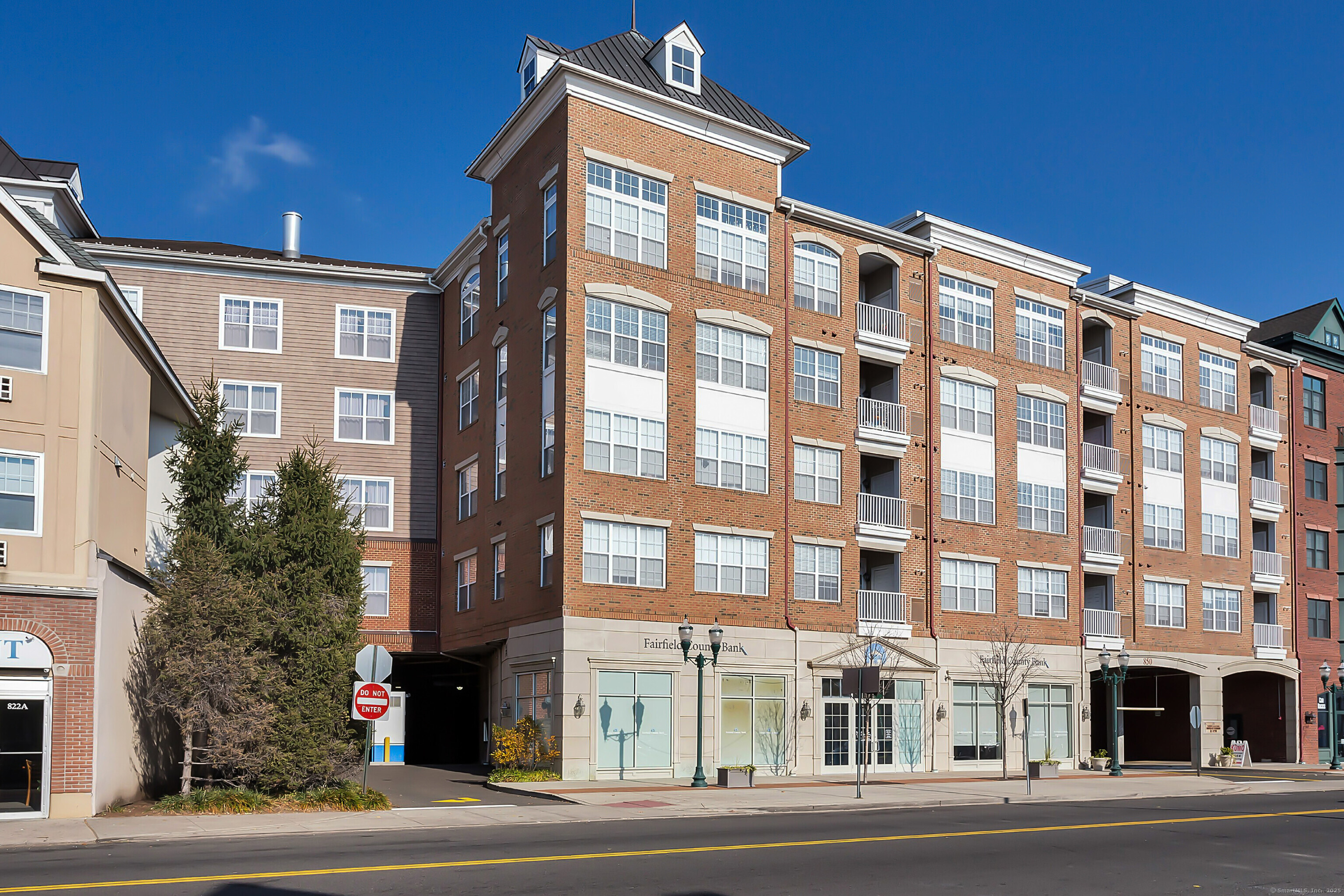850 East Main Street, Stamford, Connecticut photo 1