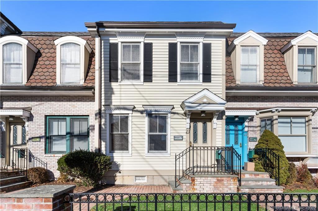 15 Dolsen Place, Stamford, Connecticut photo 1