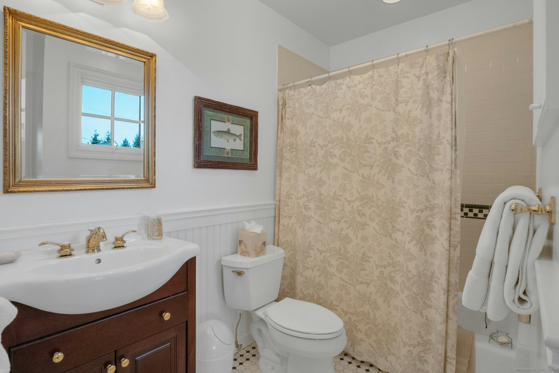 Stamford, Connecticut, 06902, United States, 4 Bedrooms Bedrooms, ,4.5 BathroomsBathrooms,Residential,For Sale,1929358