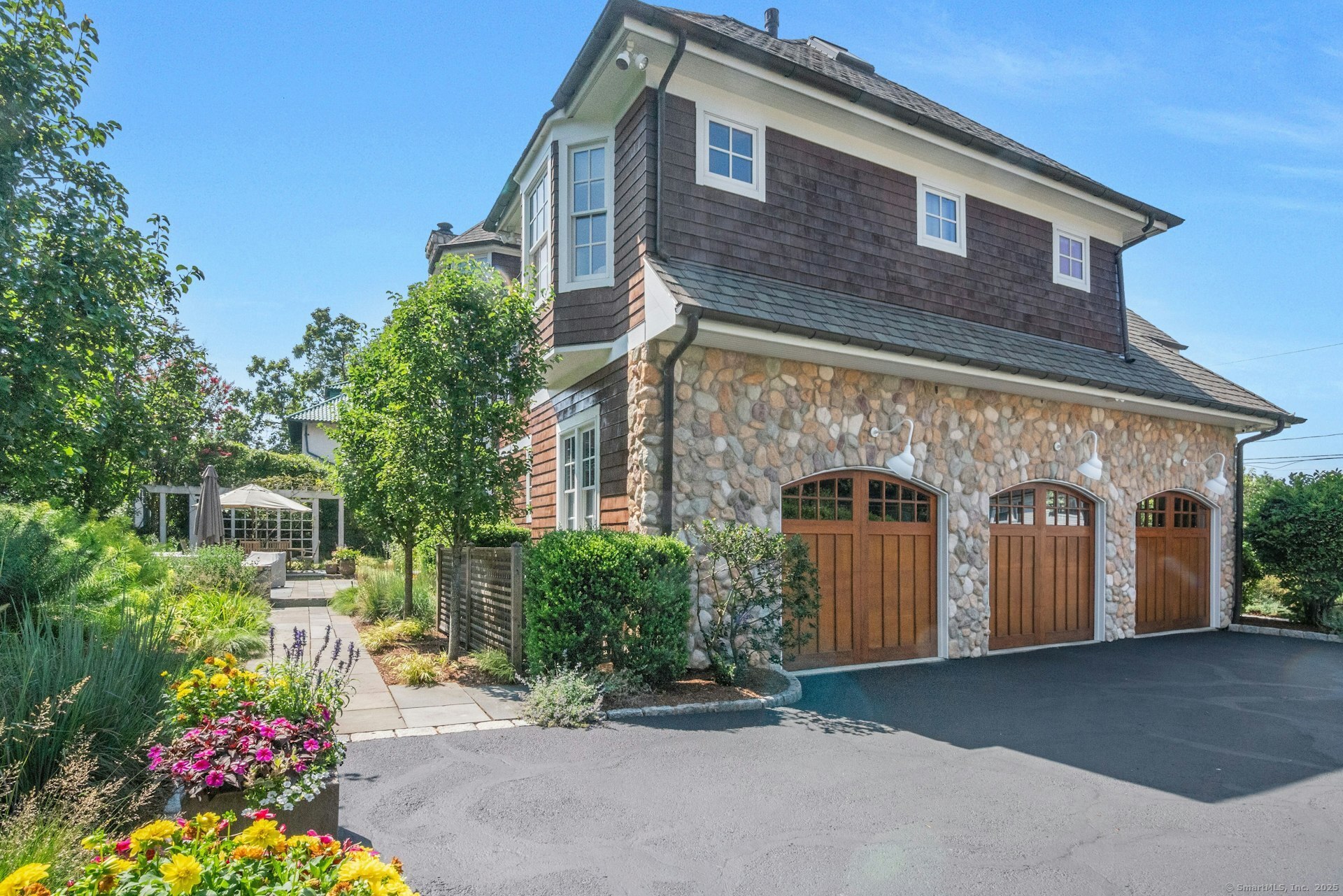 Stamford, Connecticut, 06902, United States, 4 Bedrooms Bedrooms, ,4.5 BathroomsBathrooms,Residential,For Sale,1929358