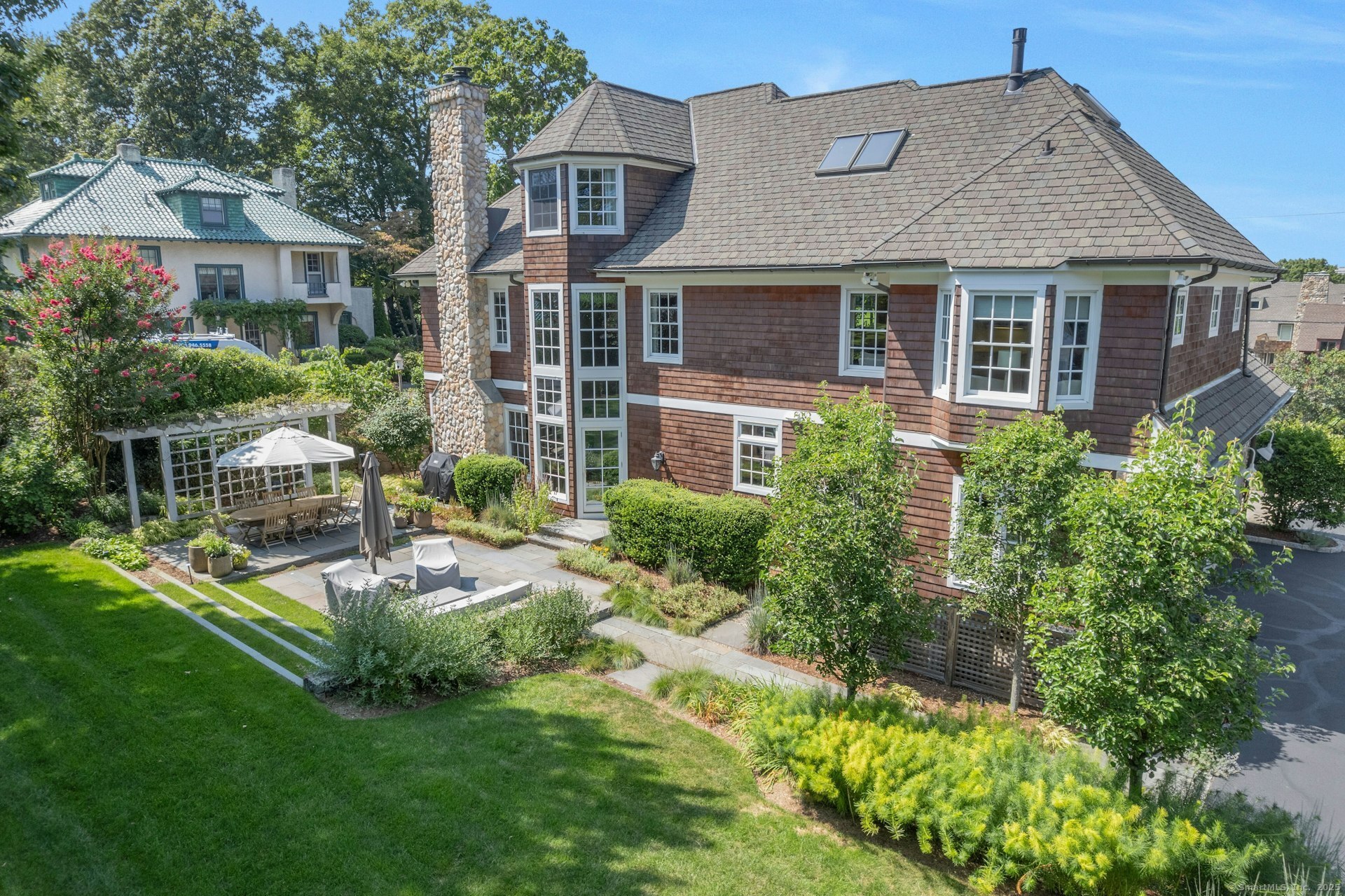 Stamford, Connecticut, 06902, United States, 4 Bedrooms Bedrooms, ,4.5 BathroomsBathrooms,Residential,For Sale,1929358