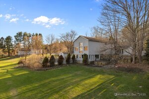 Homes for sale in Woodbury, CT | 94 Old Town Farm Rd, Woodbury, CT 06798 | MLS# 24118623