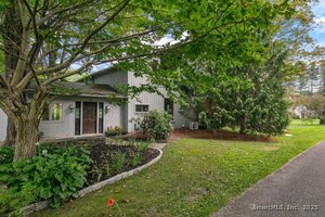 Homes for sale in Woodbury, CT | 94 Old Town Farm Rd, Woodbury, CT 06798 | MLS# 24118623