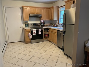 Homes for sale in Seymour, CT | 31 Skokorat St, Seymour, CT 06483 | MLS# 24119368