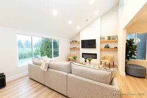 2 Outpost Lane, Unit 2