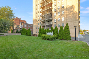65 Glenbrook Road, Unit APT 10G