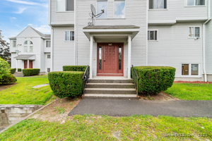 Homes for sale in Waterbury, CT | 147 Hamden Ave #APT H, Waterbury, CT 06704 | MLS# 24119779