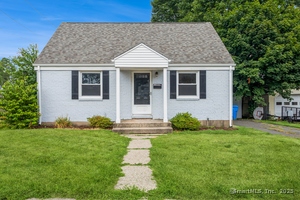 Homes for sale in Plainville, CT | 245 West Main St, Plainville, CT 06062 | MLS# 24119731