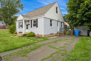 Homes for sale in Plainville, CT | 245 West Main St, Plainville, CT 06062 | MLS# 24119731