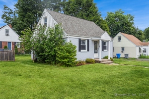 Homes for sale in Plainville, CT | 245 West Main St, Plainville, CT 06062 | MLS# 24119731