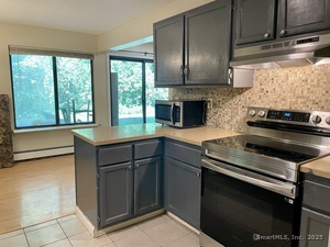 Homes for sale in Cromwell, CT | 92 Woodland Dr #92, Cromwell, CT 06416 | MLS# 24114694