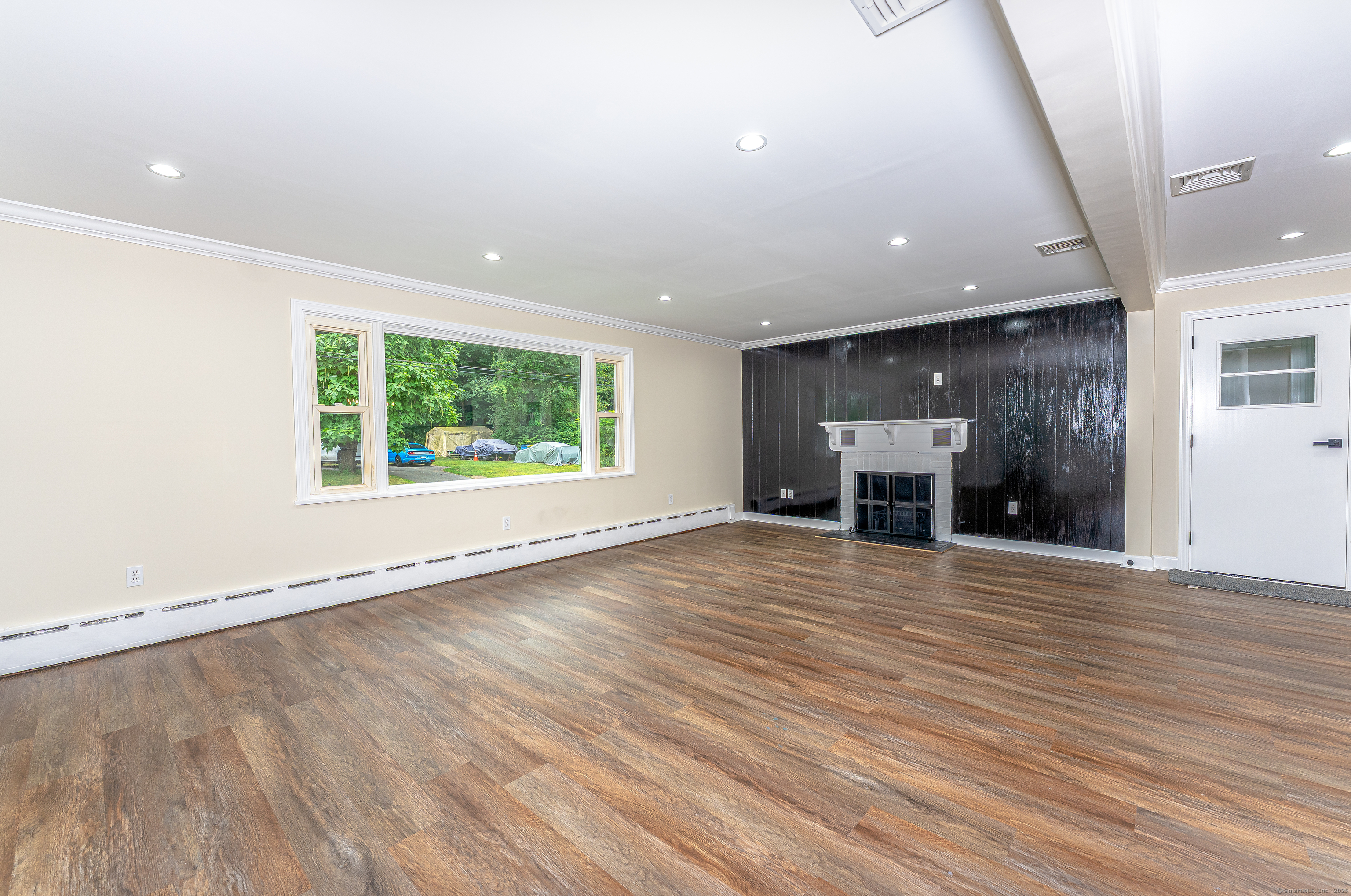 8 Bonnie, Waterbury, 06705, 3 Bedrooms Bedrooms, 0 ,1 BathroomBathrooms,Single Family For Sale,For Sale,Bonnie,0,24120110